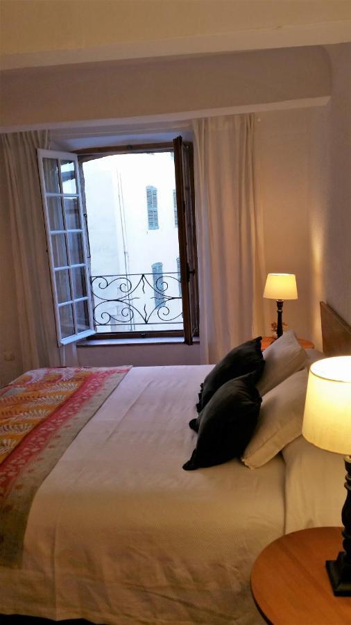 Ana'S Guest House Chambres D'Hotes Aups Kültér fotó